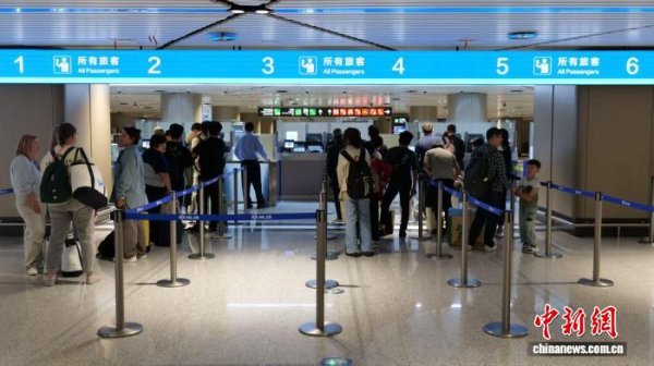 纯旭配资端 哈尔滨太平国际机场口岸：国庆中秋假期出入境外籍旅客同比增66.5%